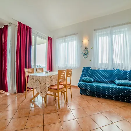 Leveric 230 Apartman