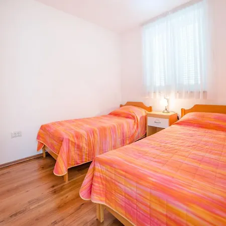 Leveric 230 Rovinj