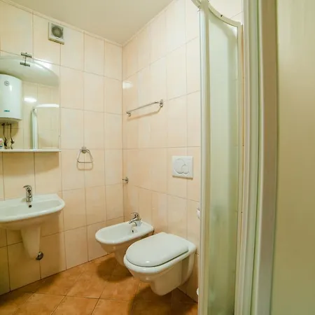 Leveric 230 Apartman